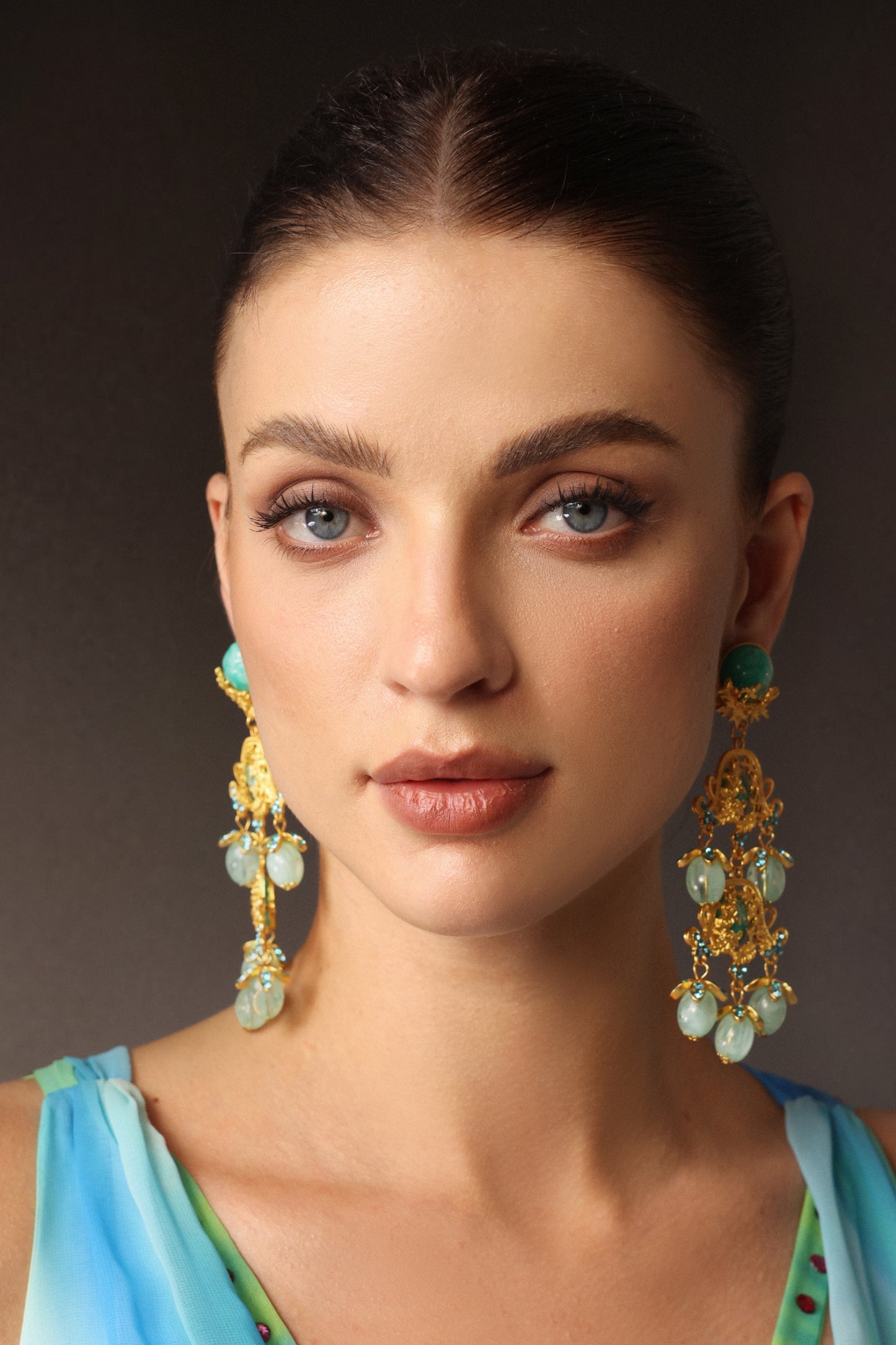 Aslan Detaylı Püsküllü Küpe