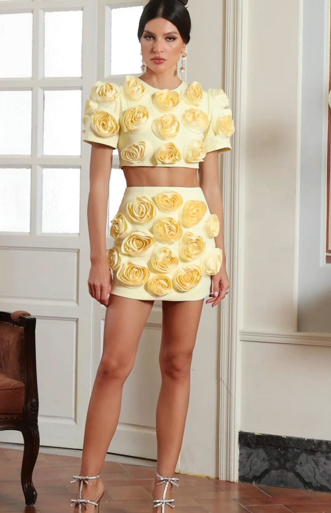 Sallian Çiçek Desenli Özel Takım