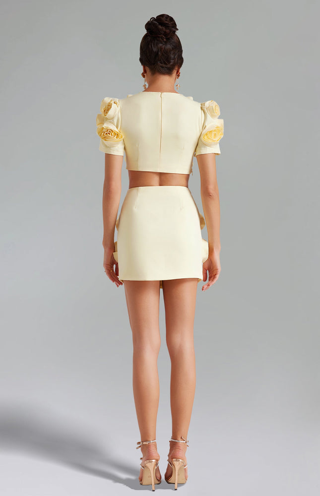 Sallian Çiçek Desenli Özel Takım