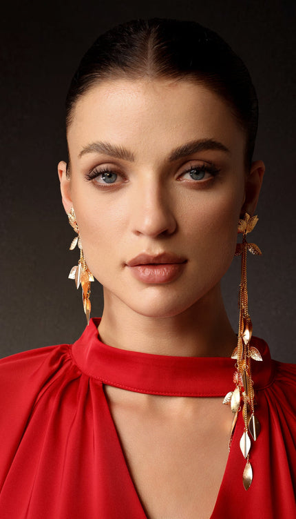 Hollie Asimetrik Metal Çiçekli Püsküllü Küpeler