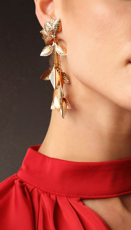 Hollie Asimetrik Metal Çiçekli Püsküllü Küpeler