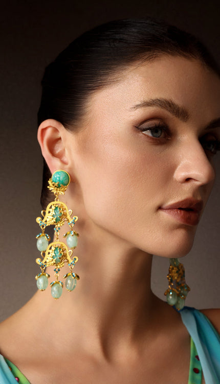 Aslan Detaylı Püsküllü Küpe