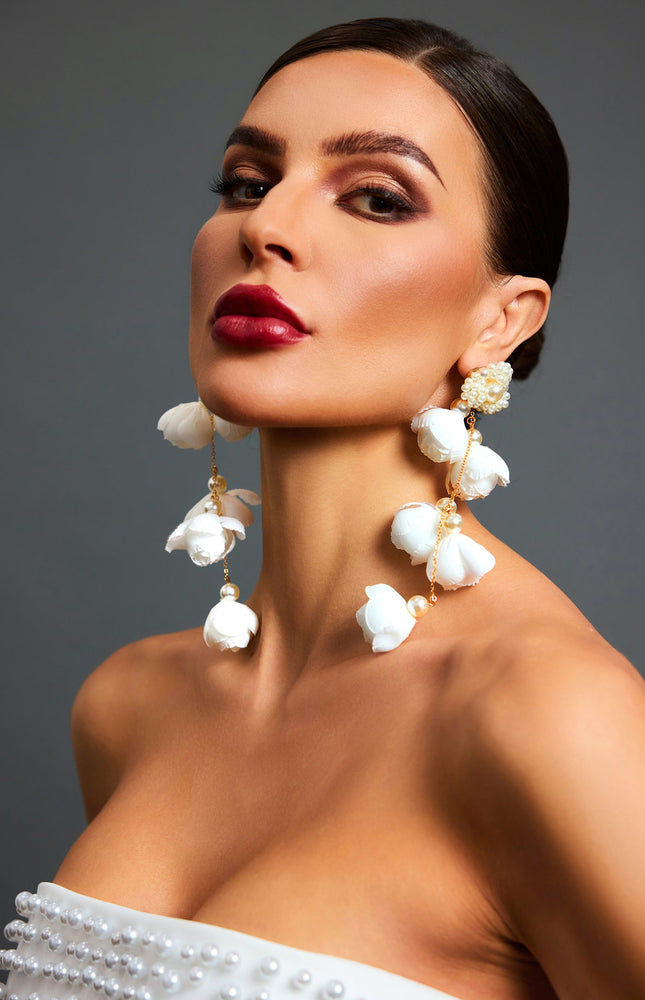 Lita Çiçek ve İnci Püsküllü Uzun Küpeler