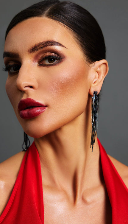 Karin Taş Detaylı Püskül Küpeler