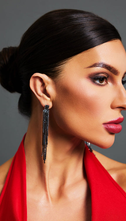 Karin Taş Detaylı Püskül Küpeler