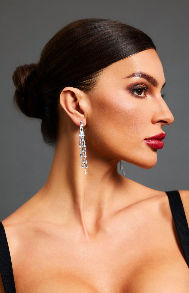 Niki Taş Detaylı Püskül Maksi Küpe