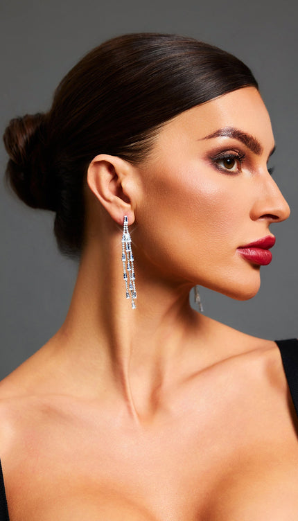 Niki Taş Detaylı Püskül Maksi Küpe