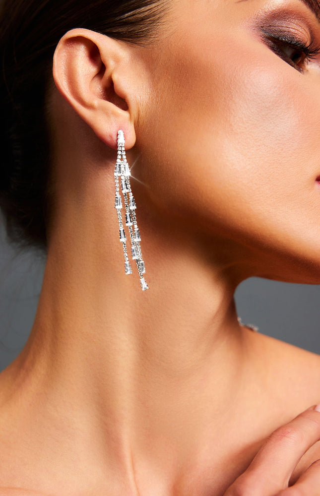 Niki Taş Detaylı Püskül Maksi Küpe