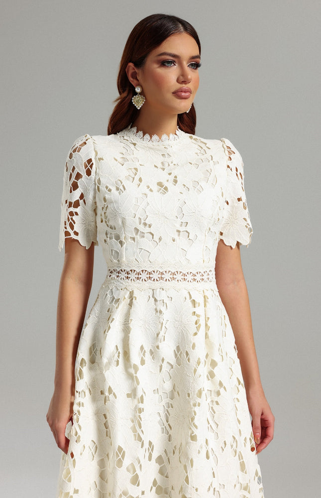Bloom Lace Elegance Elbise