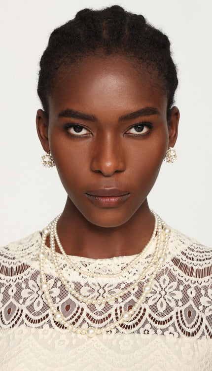 Maliya Çiçekli İnci ve Taş Detaylı Küpeler