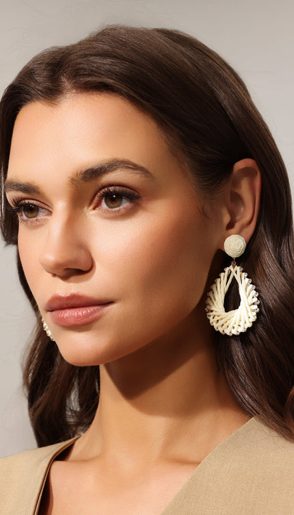 Yoli İşlemeli Taş Detaylı Küpeler