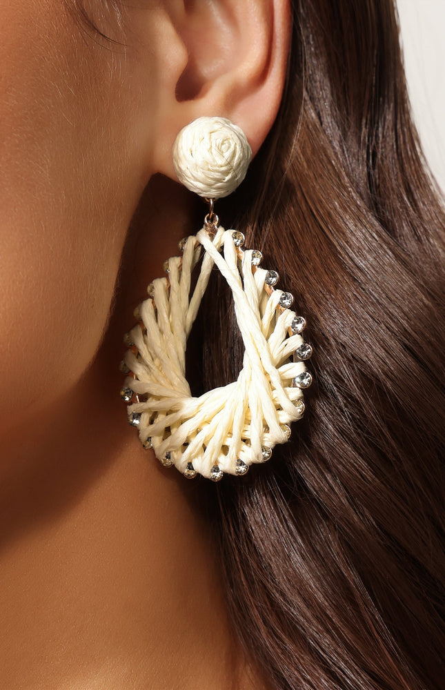 Yoli İşlemeli Taş Detaylı Küpeler