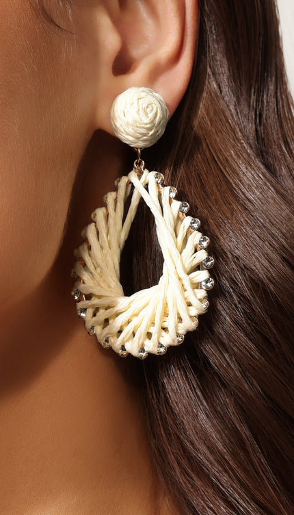 Yoli İşlemeli Taş Detaylı Küpeler