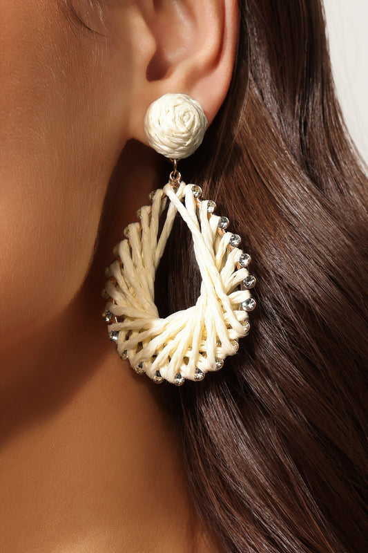 Yoli İşlemeli Taş Detaylı Küpeler