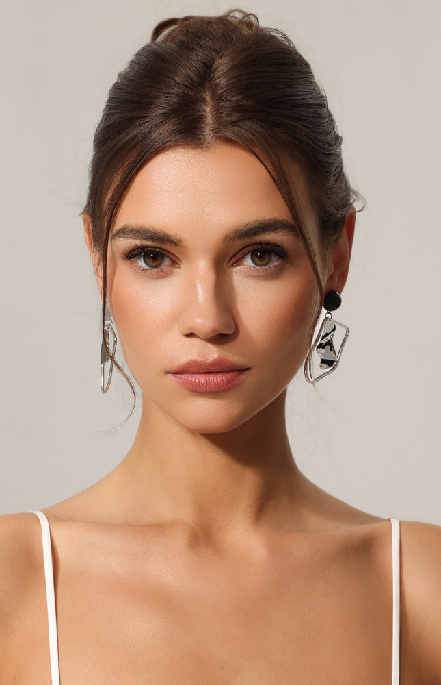 Zandy Uzay Metal Asimetrik Küpeler