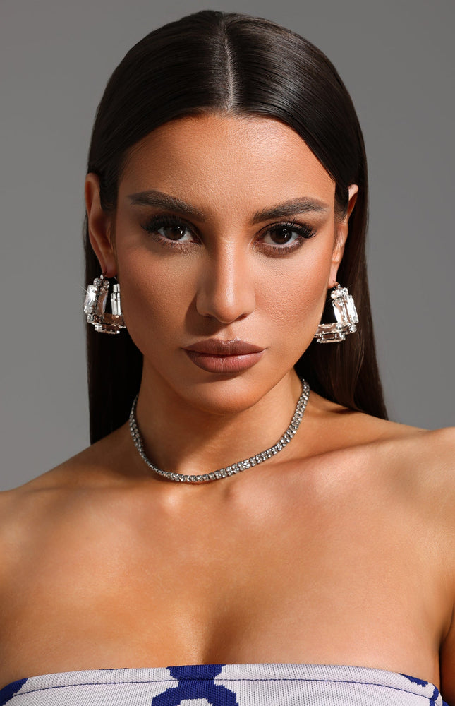 Yako Kare Kesim Taşlı Küpeler