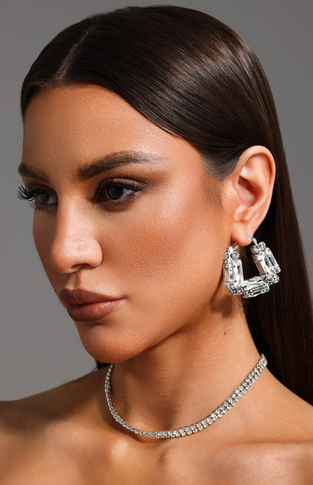 Yako Kare Kesim Taşlı Küpeler