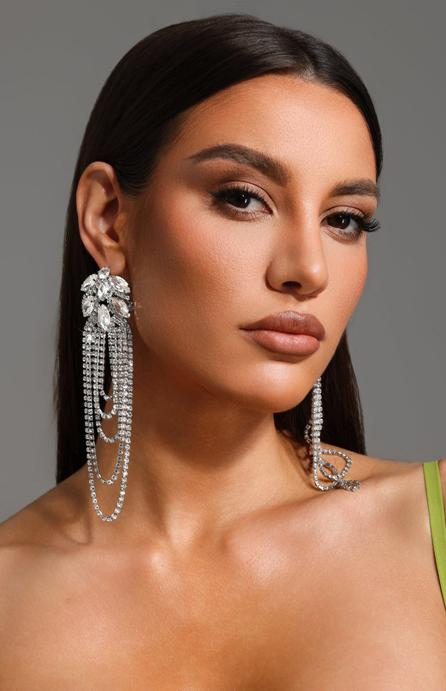 Glenora Taş Detaylı Püsküllü Küpeler