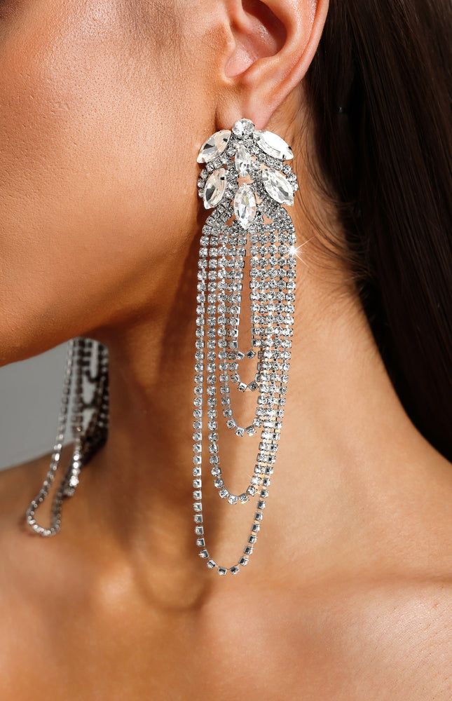 Glenora Taş Detaylı Püsküllü Küpeler