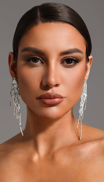 Kori File Detaylı Püskül Küpeler