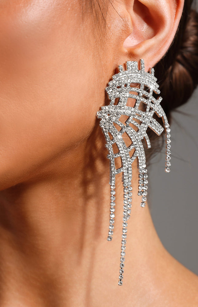 Kori File Detaylı Püskül Küpeler