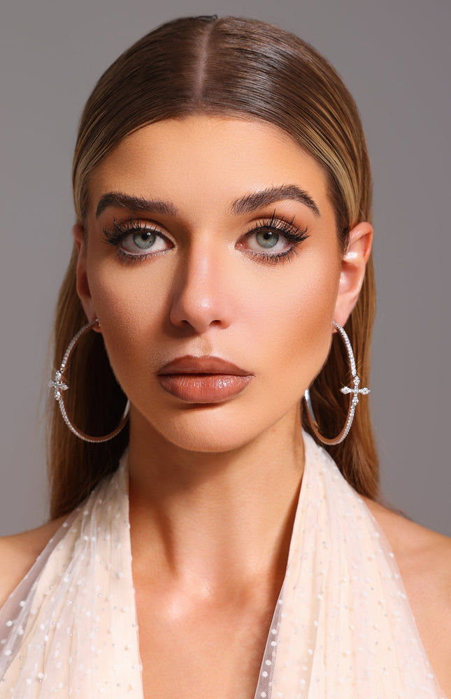 Tatlı Taş Detaylı Daire Küpeler