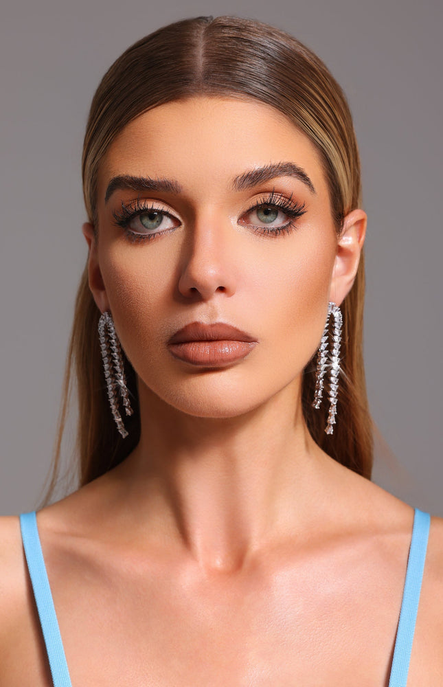 Nikuna Taş Detaylı Püsküllü Küpeler