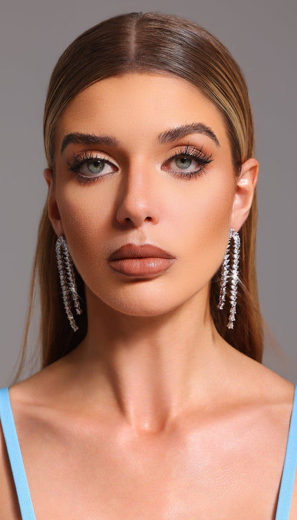 Nikuna Taş Detaylı Püsküllü Küpeler