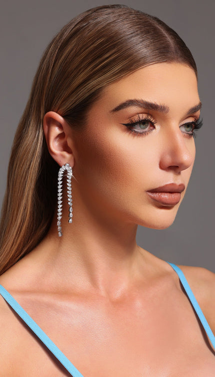 Nikuna Taş Detaylı Püsküllü Küpeler