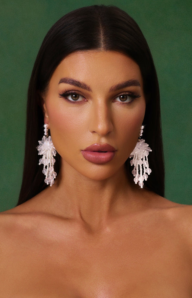 Suku Püsküllü Çiçekli İnci Küpeler