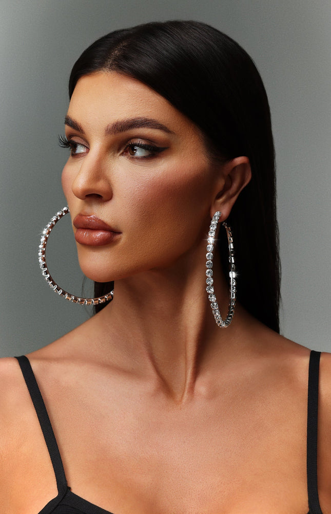 Sharina Taş Detaylı Büyük Halka Küpeler