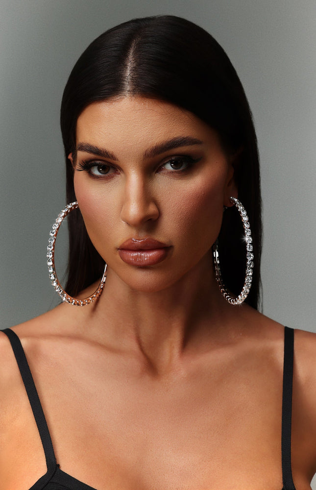 Sharina Taş Detaylı Büyük Halka Küpeler