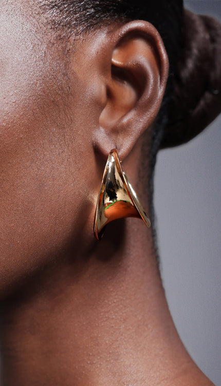 Maoma Metalik Kıvrım Küpe