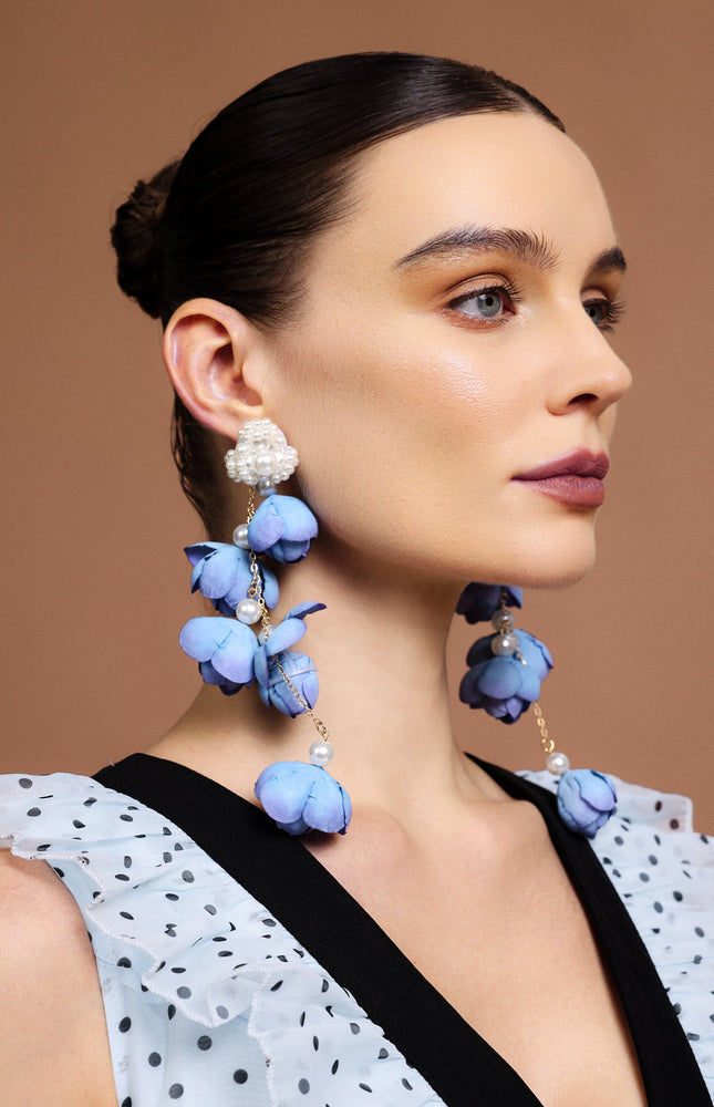 Delisy Çiçek ve İnci Püsküllü Küpe