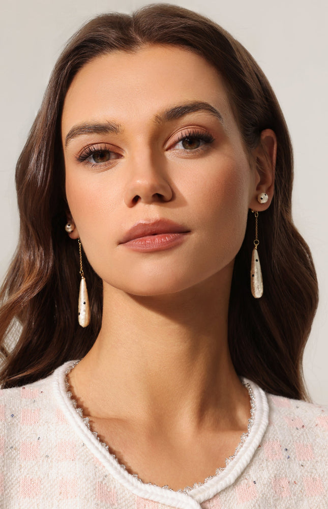 Dalgalı Püsküllü Menekşe Küpe