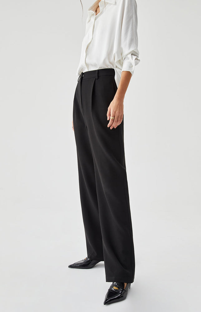 Düz Paça Pileli Pantolon