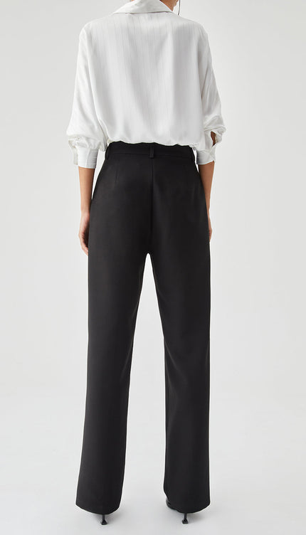 Düz Paça Pileli Pantolon