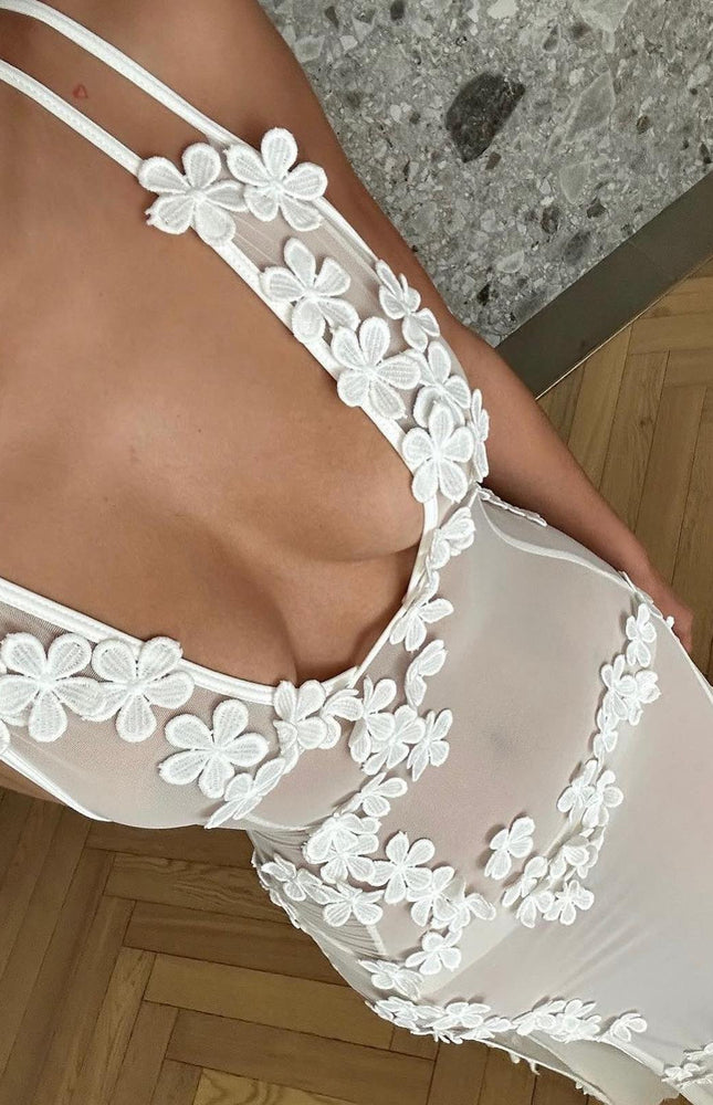 Transparan Çiçekli Uzun Elbise