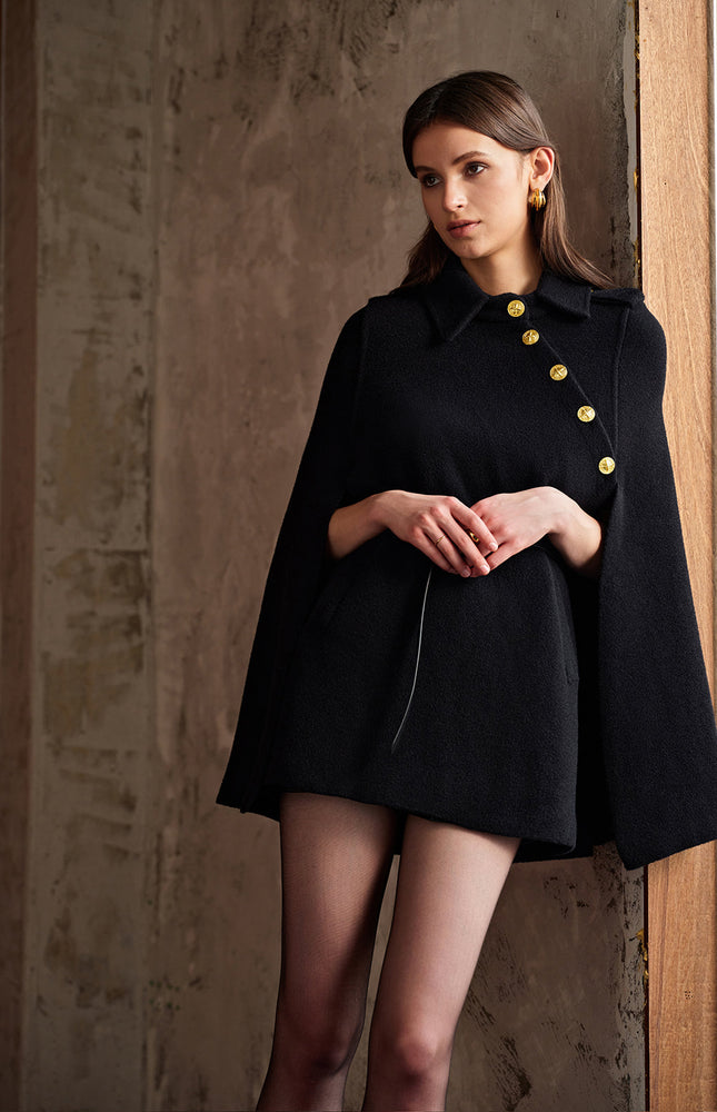 Altın Düğmeli Cepli Kemerli Pelerin