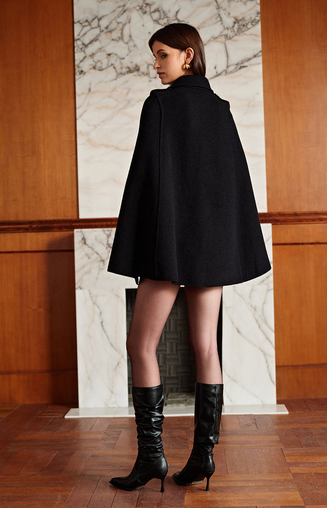 Altın Düğmeli Cepli Kemerli Pelerin