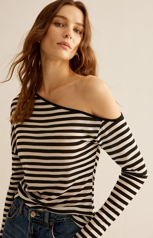 Asimetrik Yaka Çizgili Tişört