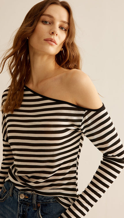 Asimetrik Yaka Çizgili Tişört