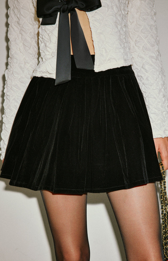 Şık Orta Bel Fırfıraklı Şemsiye Etek ile Zahmetsiz Şıklık