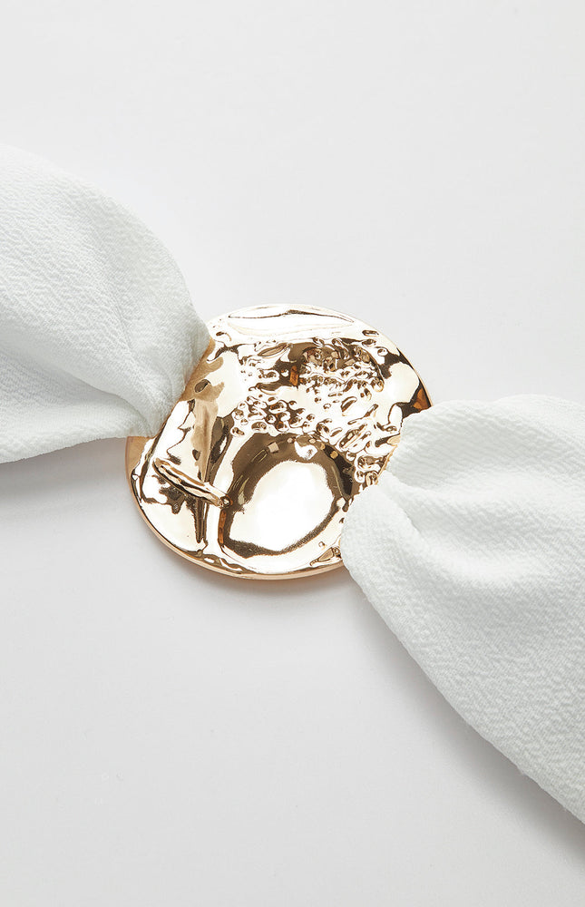 Etekli Altın Detaylı Bikini Takımı