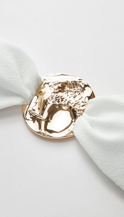 Etekli Altın Detaylı Bikini Takımı