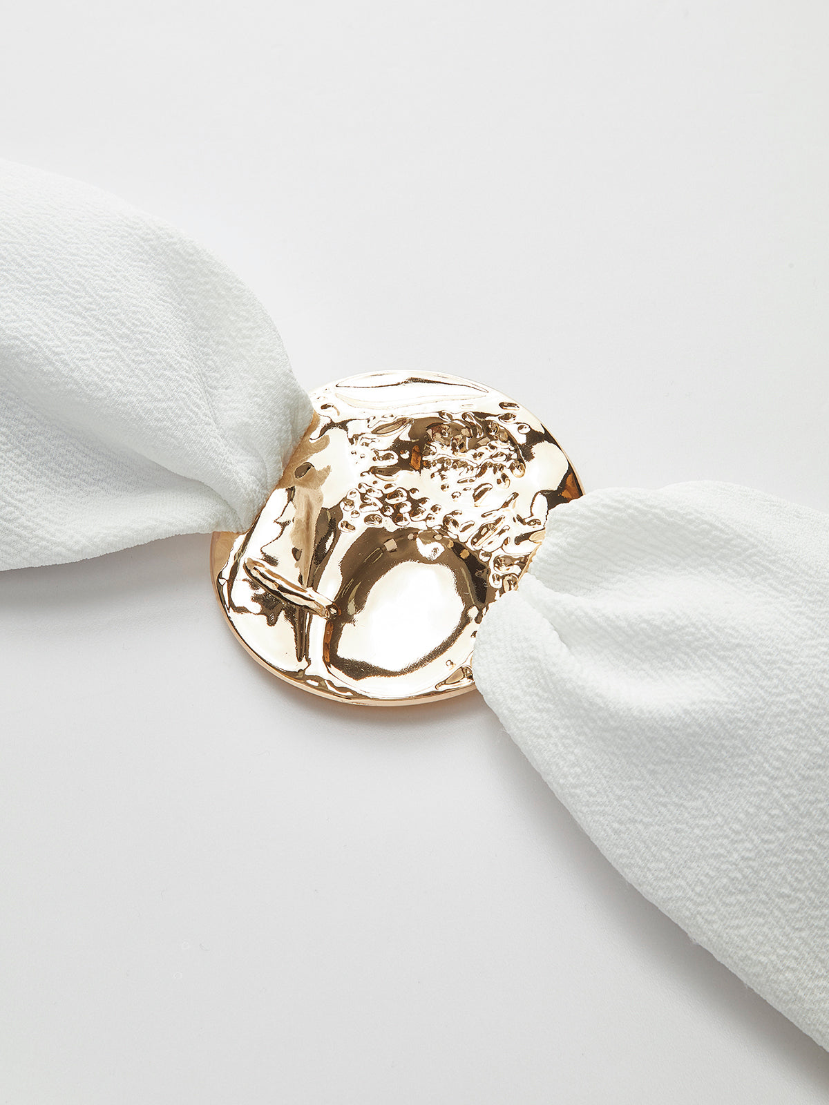 Etekli Altın Detaylı Bikini Takımı