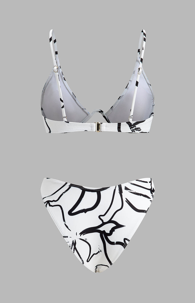 Üçgen Desenli Bikini Takımı
