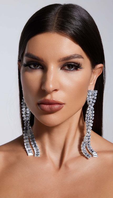 Henlina Çift Sıralı Taş Detaylı Küpeler