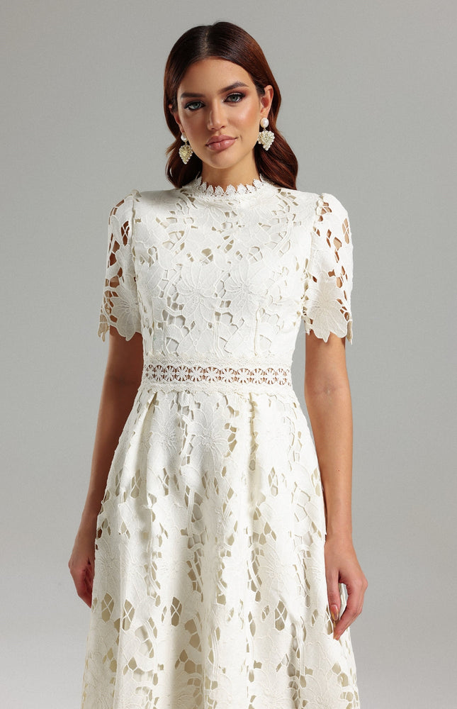 Bloom Lace Elegance Elbise