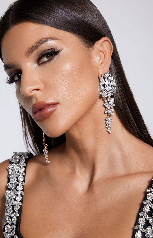 Lureen Taşlı Çiçek Motifli Küpeler